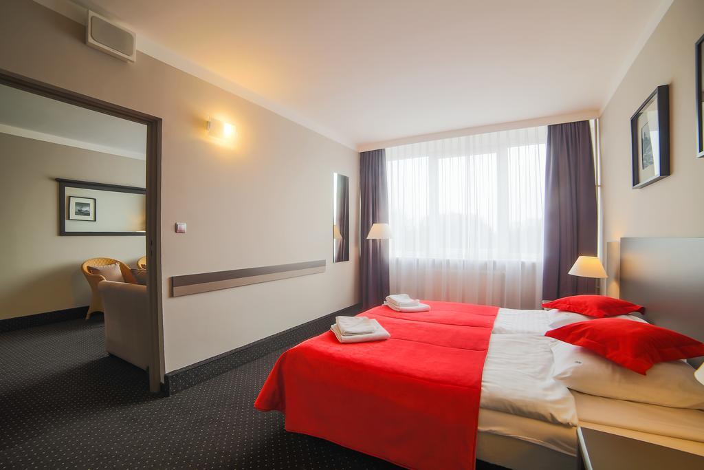 Hotel New Skanpol Kołobrzeg Esterno foto